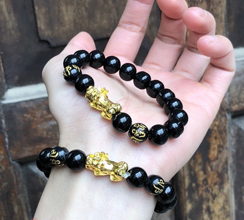 Tuyệt đối nên tháo các loại vòng có mặt linh vật Tỳ hưu trước khi ngủ.