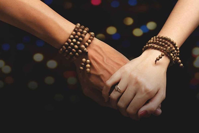 Cách đặt vòng phong thủy ở đầu giường để bảo vệ năng lượng bản mệnh.