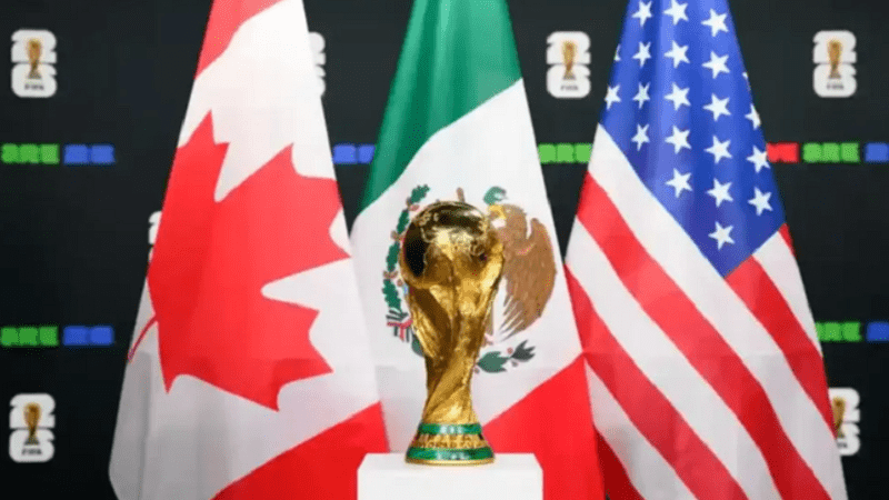Lần đầu tiên trong lịch sử World Cup được tổ chức đồng thời tại 3 quốc gia Bắc Mỹ.