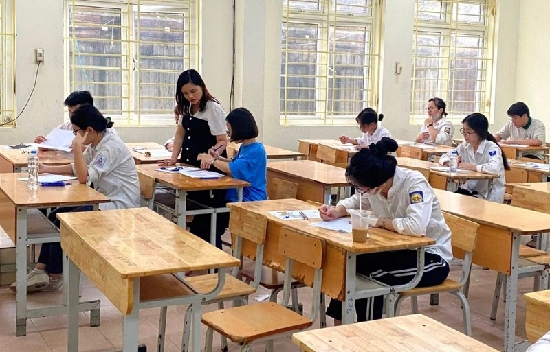 Trước khi nghỉ hè, học sinh nên hoàn thành kiểm tra cuối kỳ, rà soát điểm số và sắp xếp lại sách vở. 