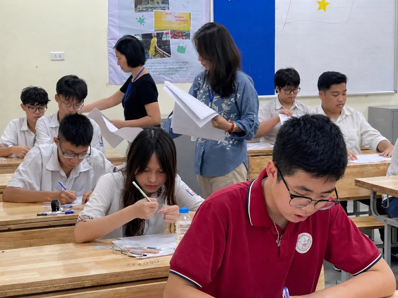 Học sinh cuối cấp cần theo dõi lịch tuyển sinh, hồ sơ học bạ và kế hoạch ôn tập trước kỳ nghỉ hè. 