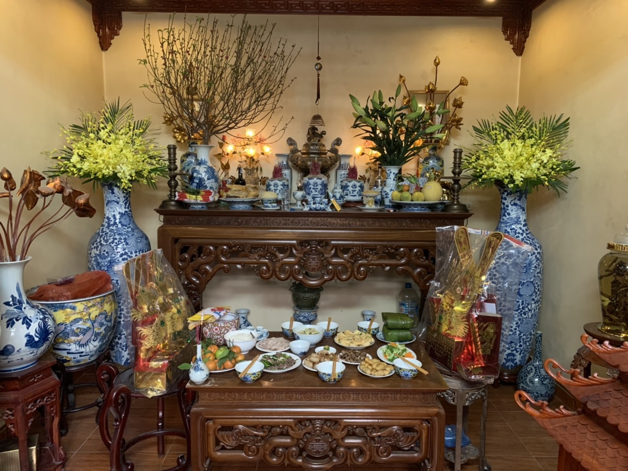 Cách bài trí bàn thờ gia tiên 